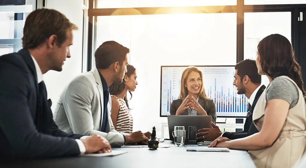 Lidera la toma de decisiones estratégicas con un diplomado en habilidades gerenciales