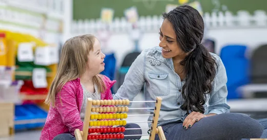 La enseñanza inclusiva disminuye las diferencias de personas con discapacidad en el aula