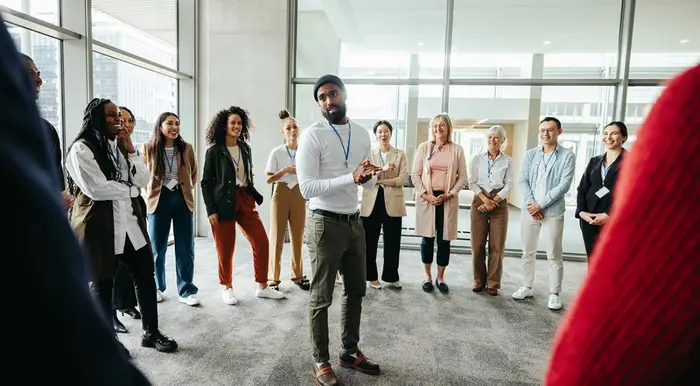 Domina la comunicación corporativa con tu estilo de liderazgo y marca personal