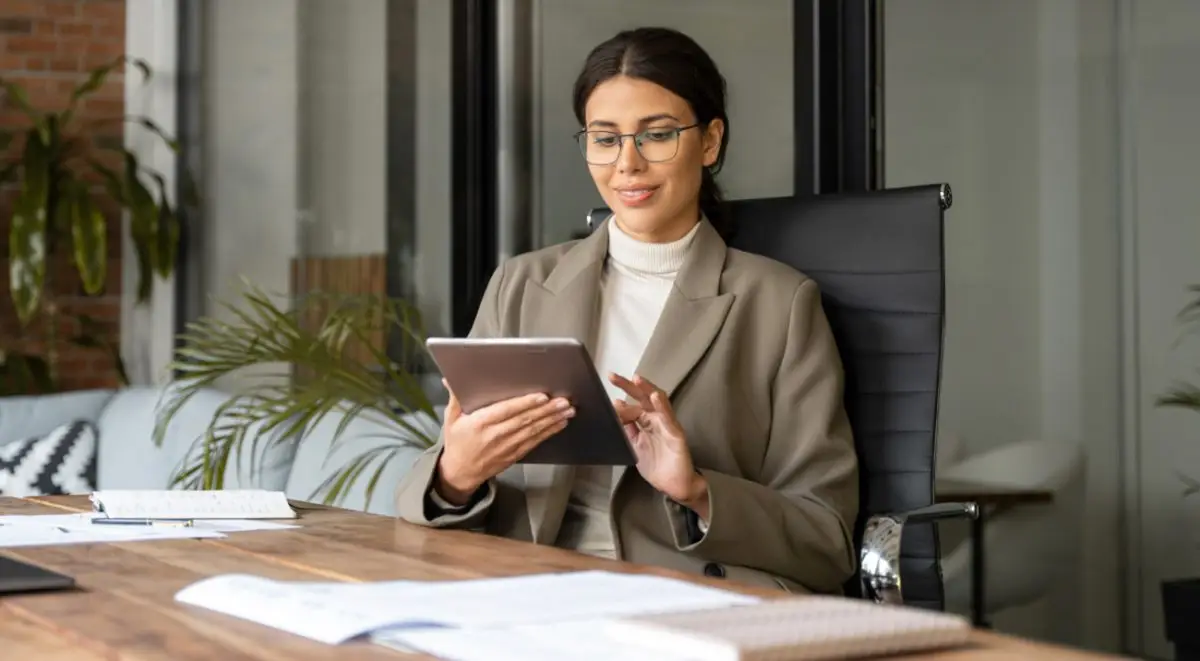 Expertos en Administración de Empresas toman decisiones gerenciales para crecer negocios 