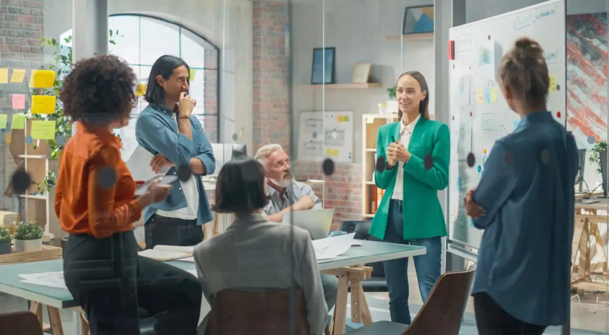 Expertos discuten campañas online y decisiones de comunicación marketing basadas en datos