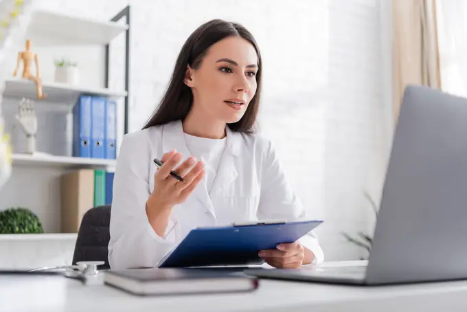<strong>Conexiones emocionales en la era digital: el rol de la psicología en línea</strong>