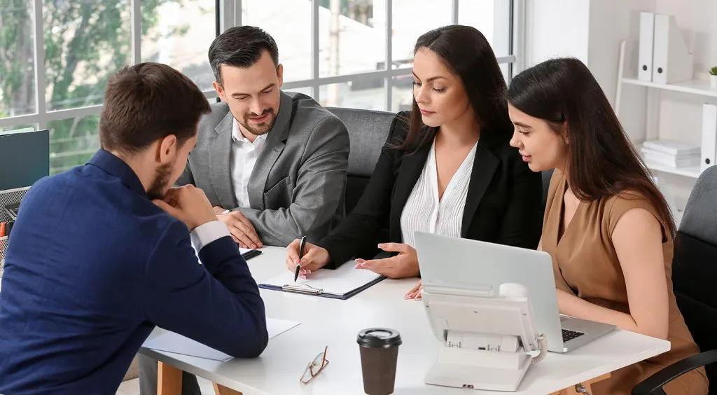 Lidera la gestión del capital humano en ambientes competitivos